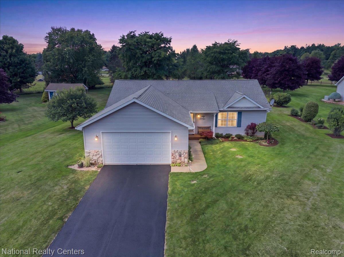 10844 Mackinaw Trail Property Photo 1