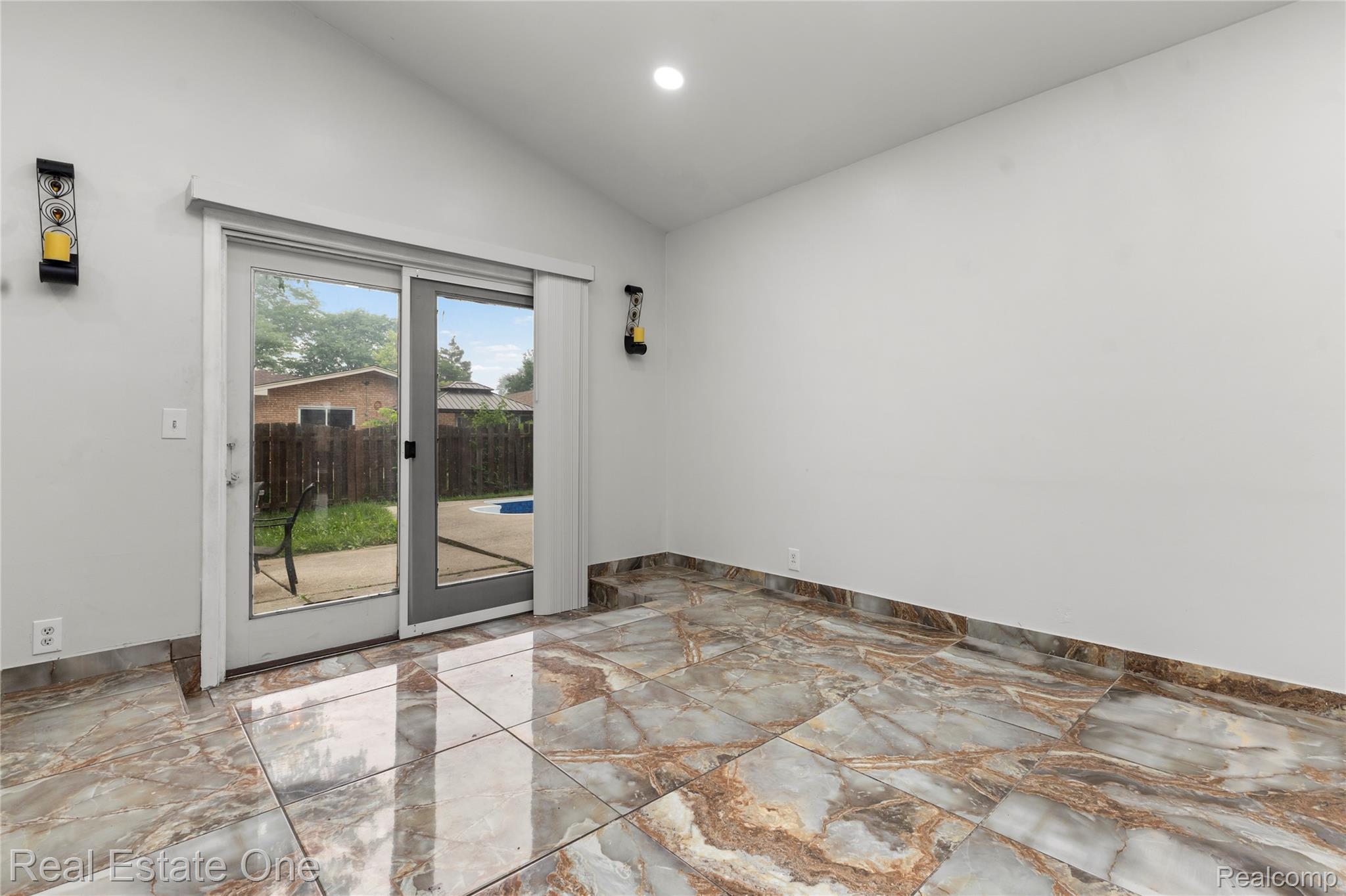 37719 Adrian Drive Property Photo 31