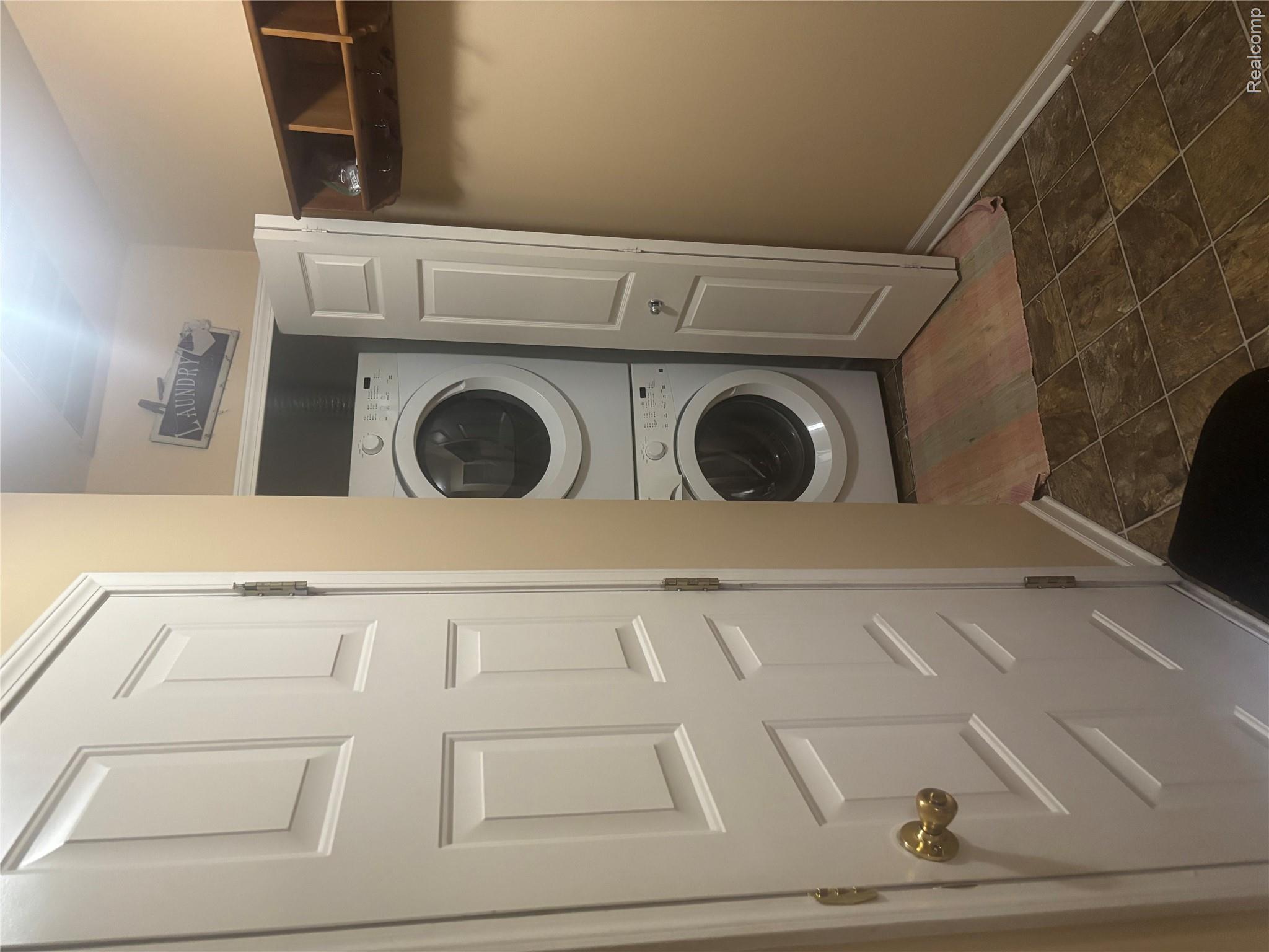 21 Delaware Street Property Photo 3