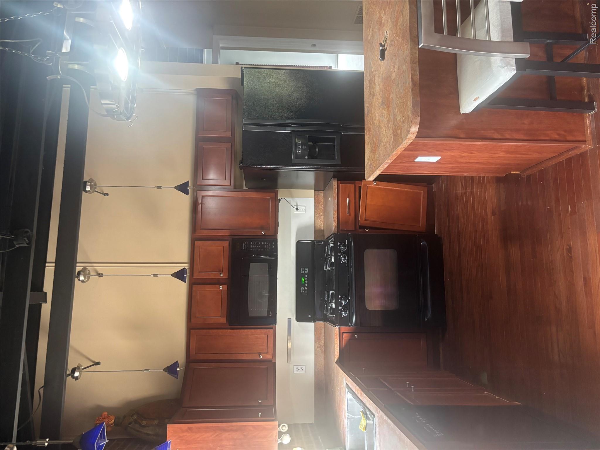 21 Delaware Street Property Photo 10