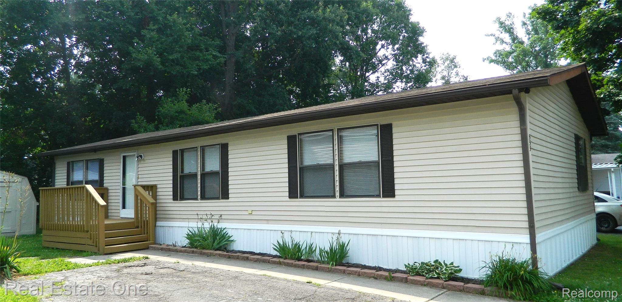 555 Turquoise Drive Property Photo 1
