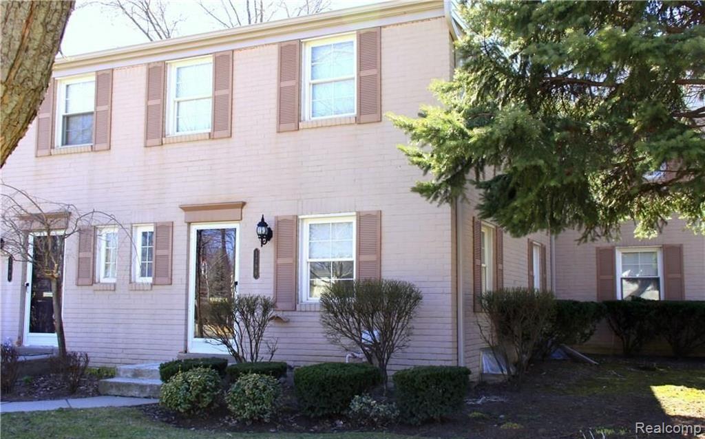 1796 GRAEFIELD Road 20 Property Photo 1