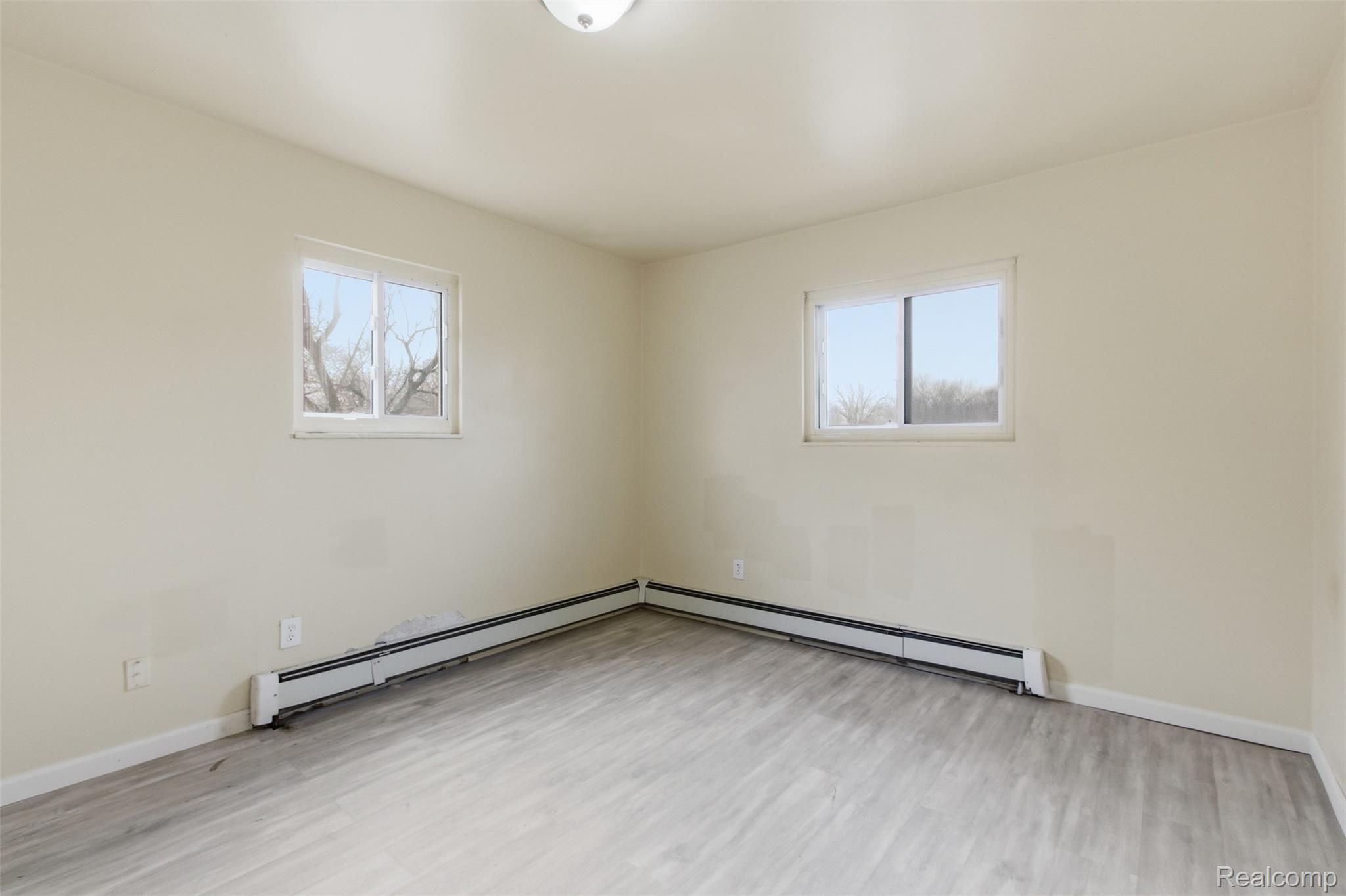 6011 Washington Street Property Photo 7