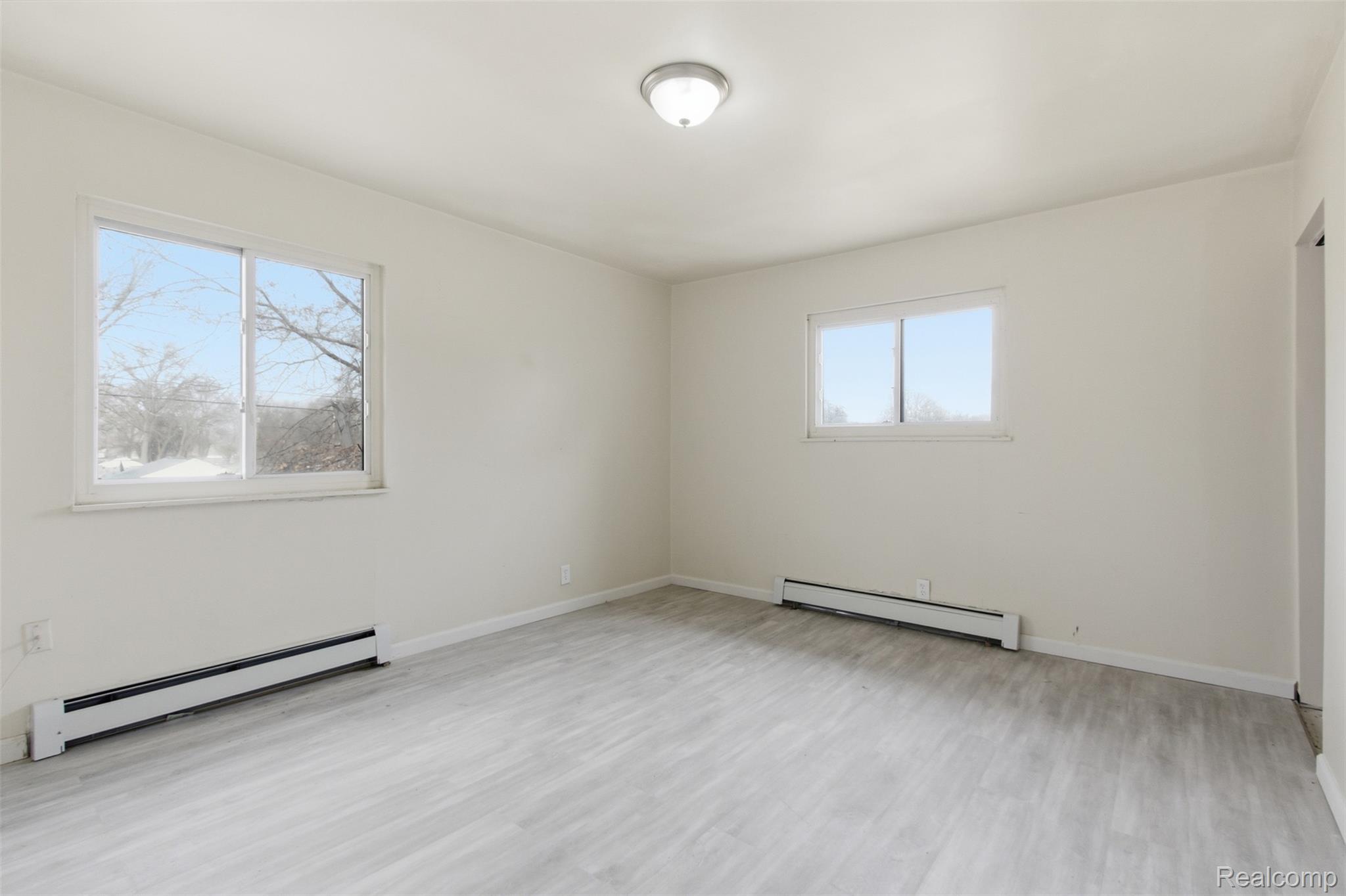 6011 Washington Street Property Photo 9