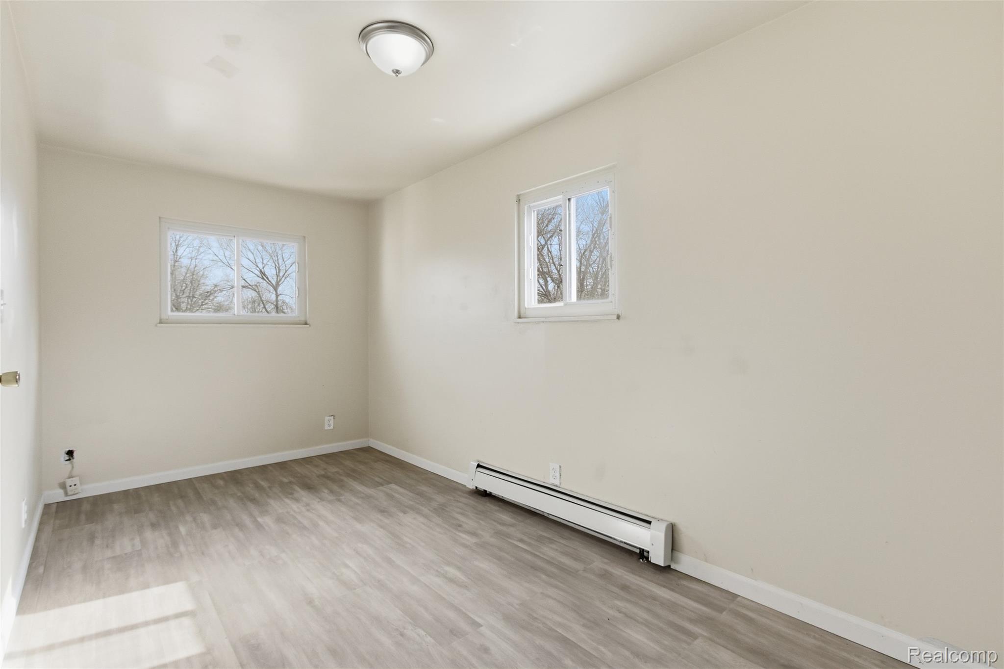 6011 Washington Street Property Photo 10