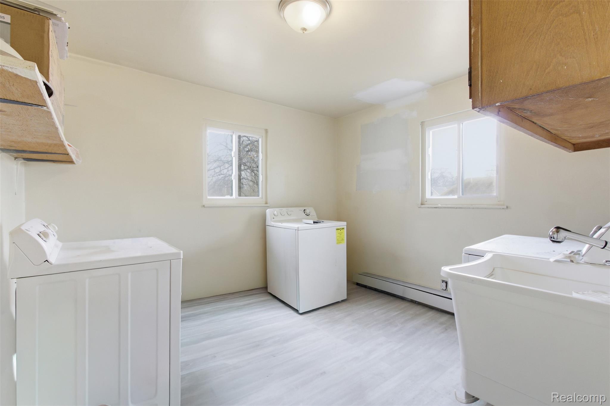 6011 Washington Street Property Photo 11