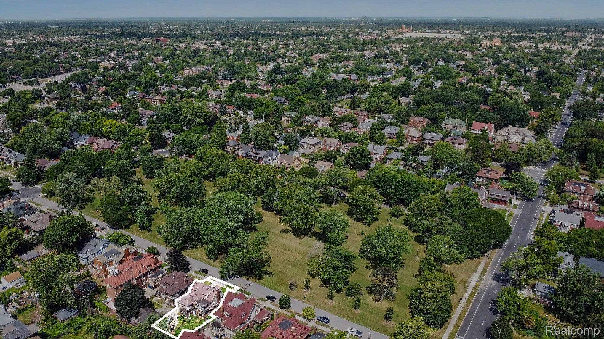 1485 Chicago Boulevard Property Photo 40