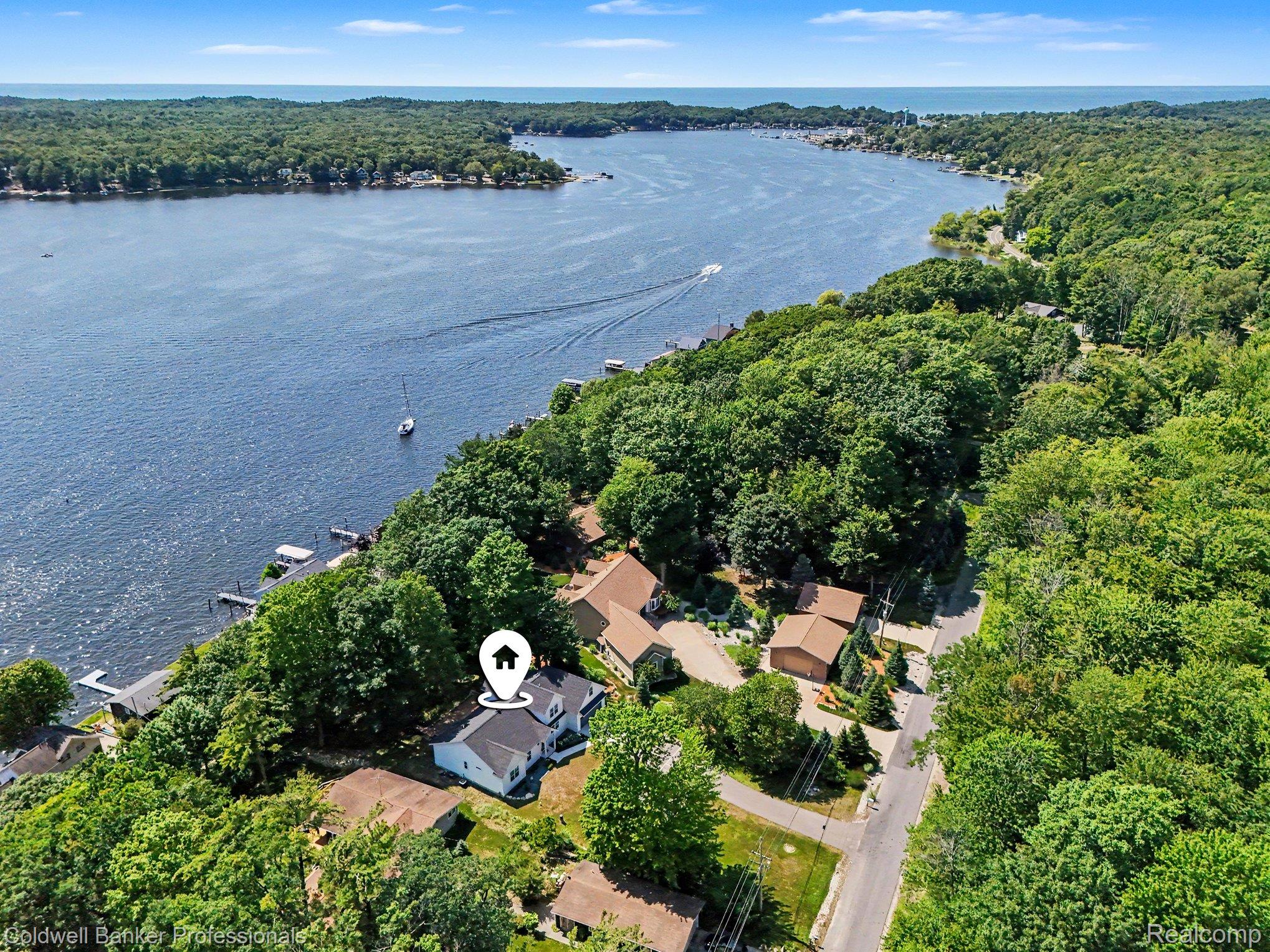 5253 W Lakeview Drive Property Photo 3