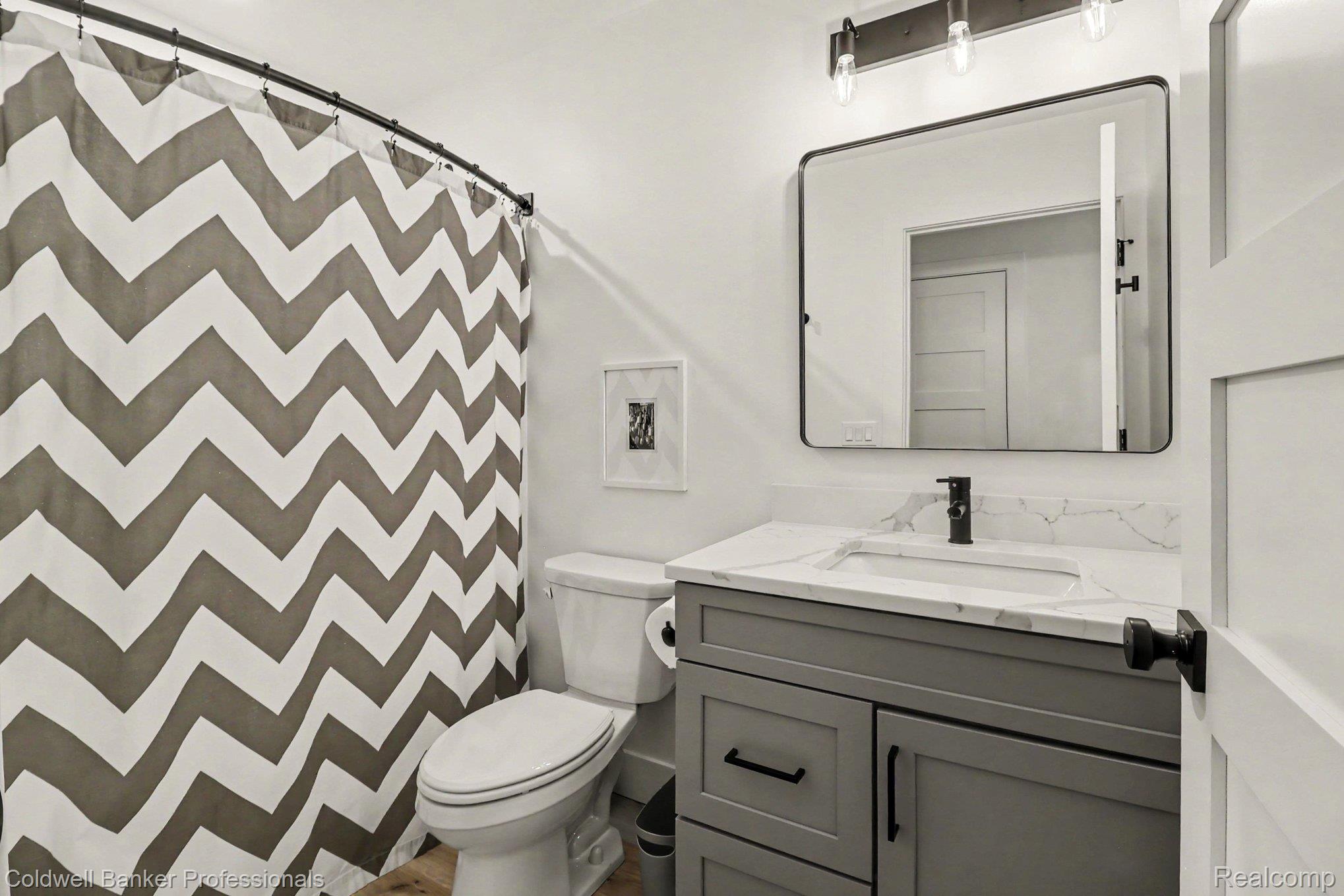 5253 W Lakeview Drive Property Photo 43