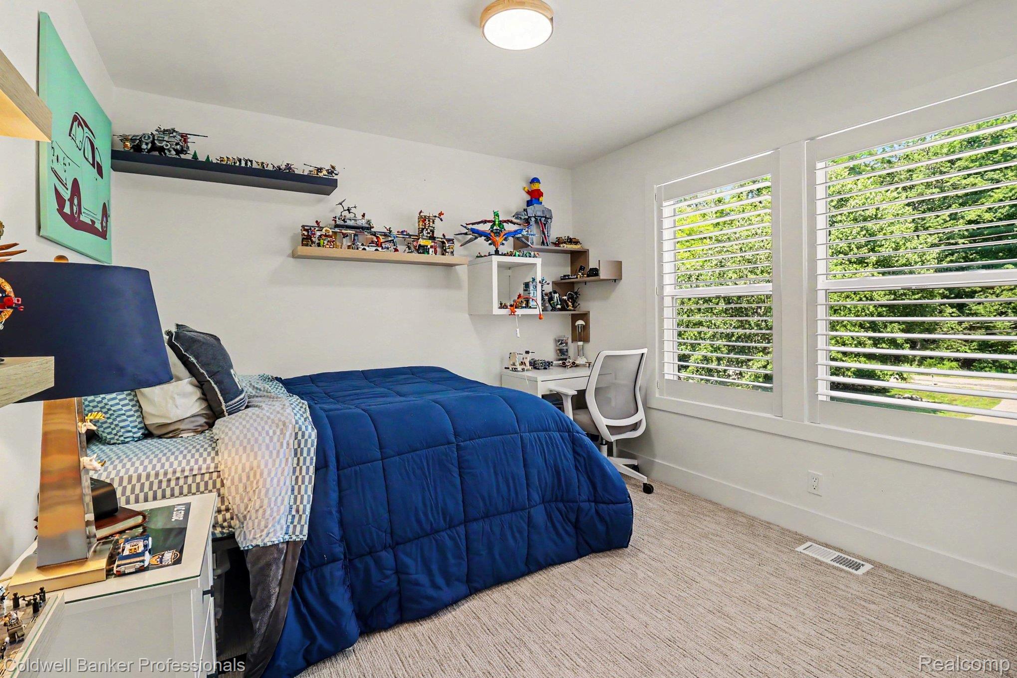 5253 W Lakeview Drive Property Photo 44