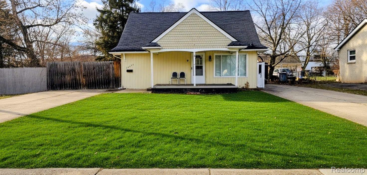 24653 Eureka Avenue Property Photo 1