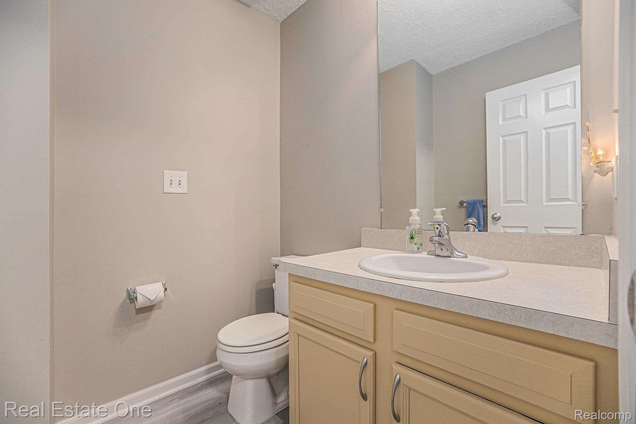 239 Fieldcrest Street Property Photo 8