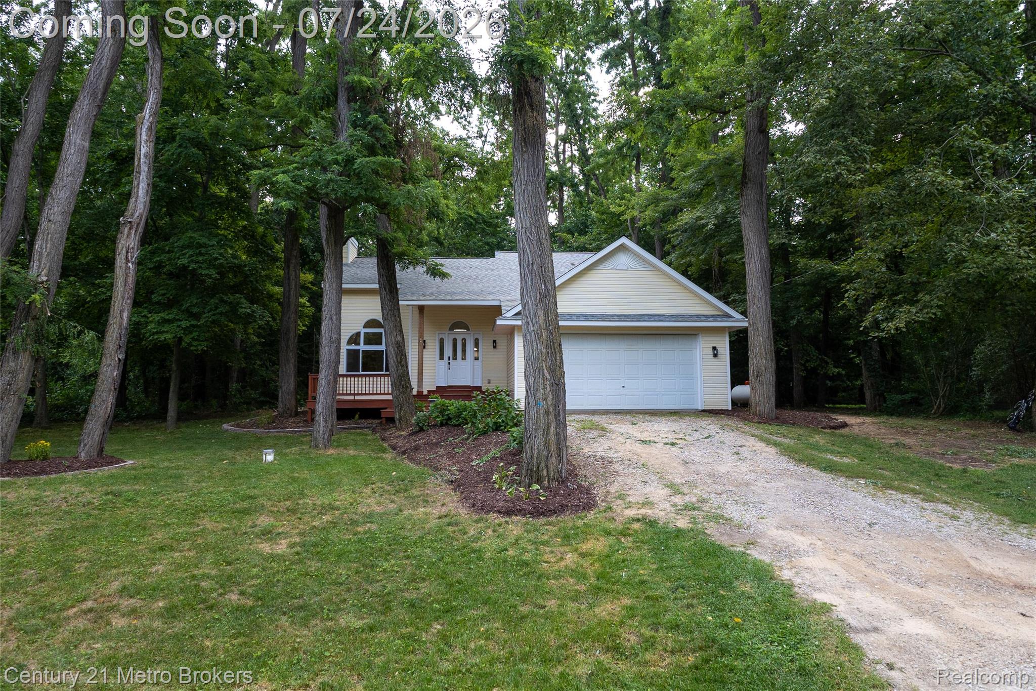 15117 Locust Grove Drive Property Photo 1