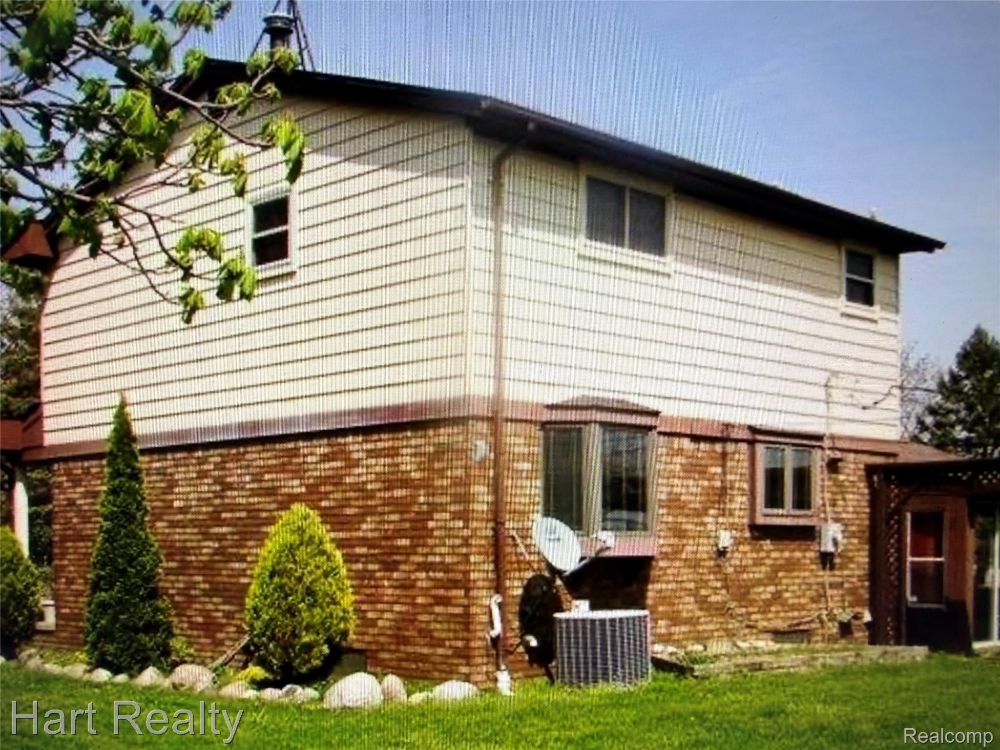 590 E Borland Road Property Photo 3