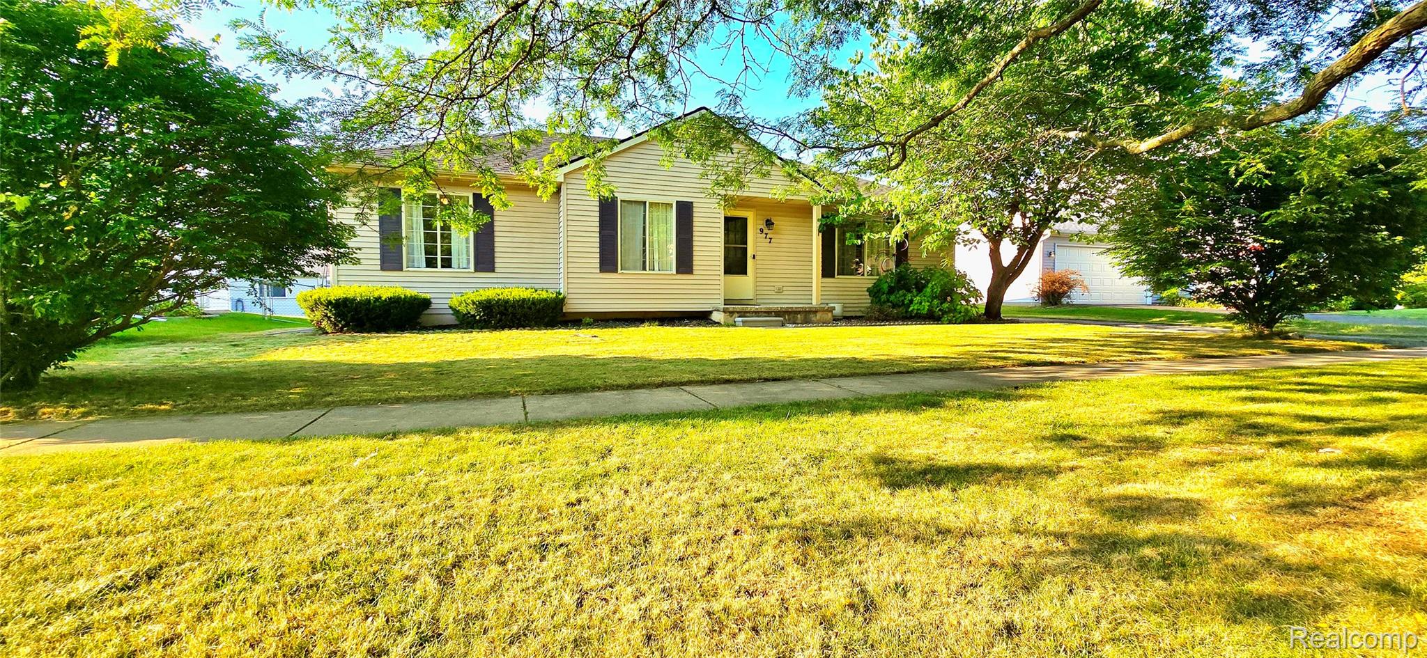 977 Town Trail Property Photo 1