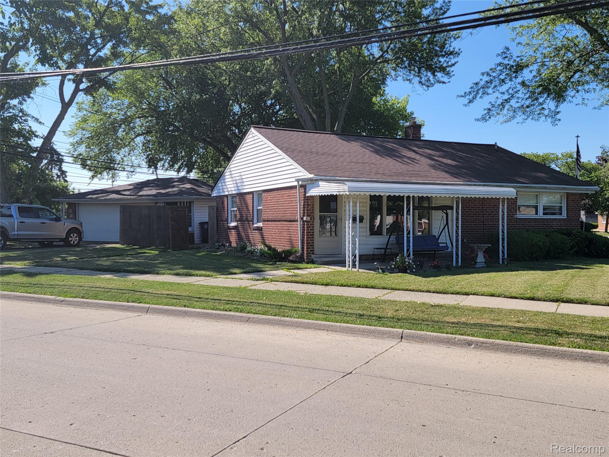 18511 Wendy Property Photo 1