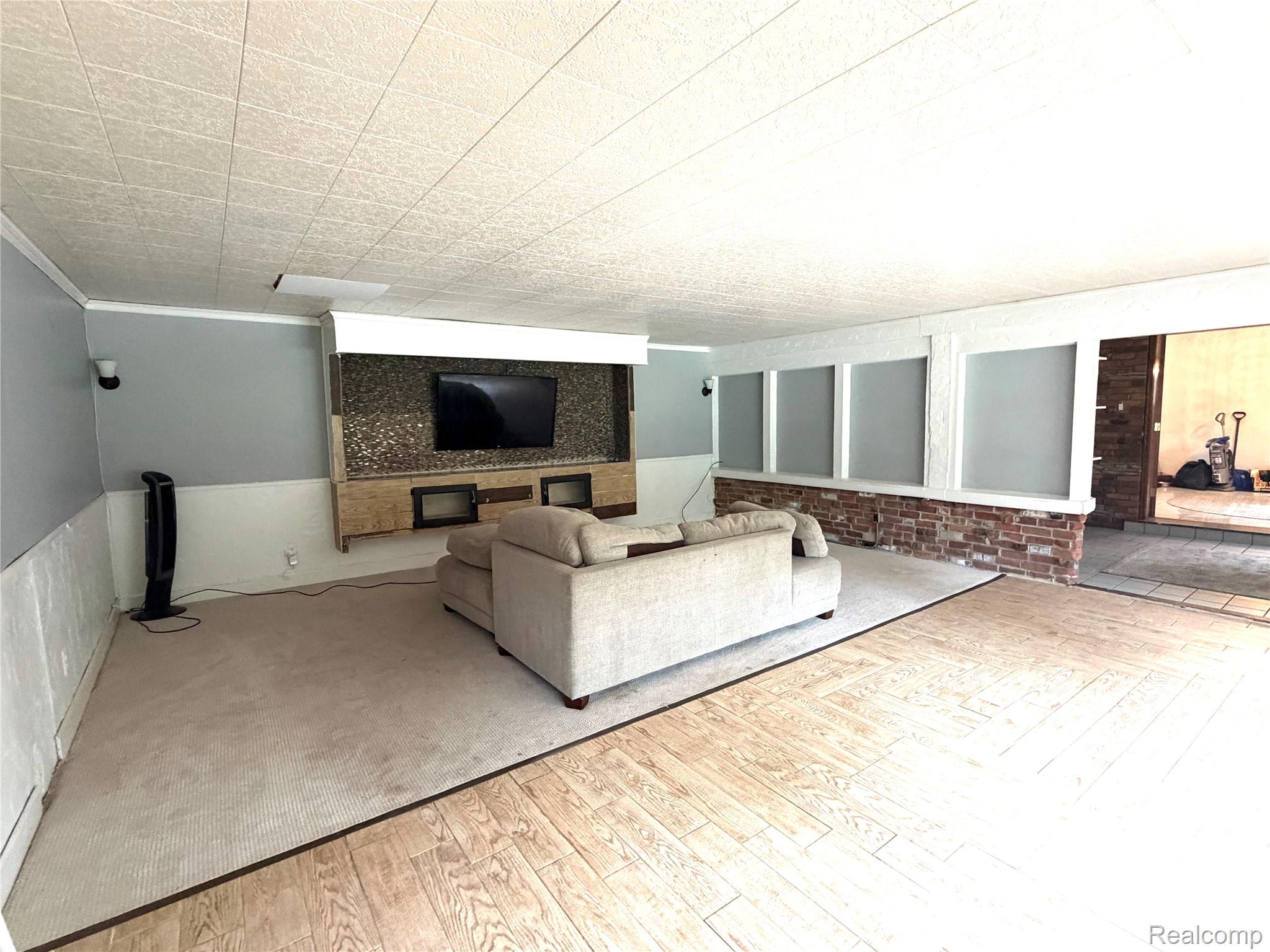 8215 Bramell Property Photo 8