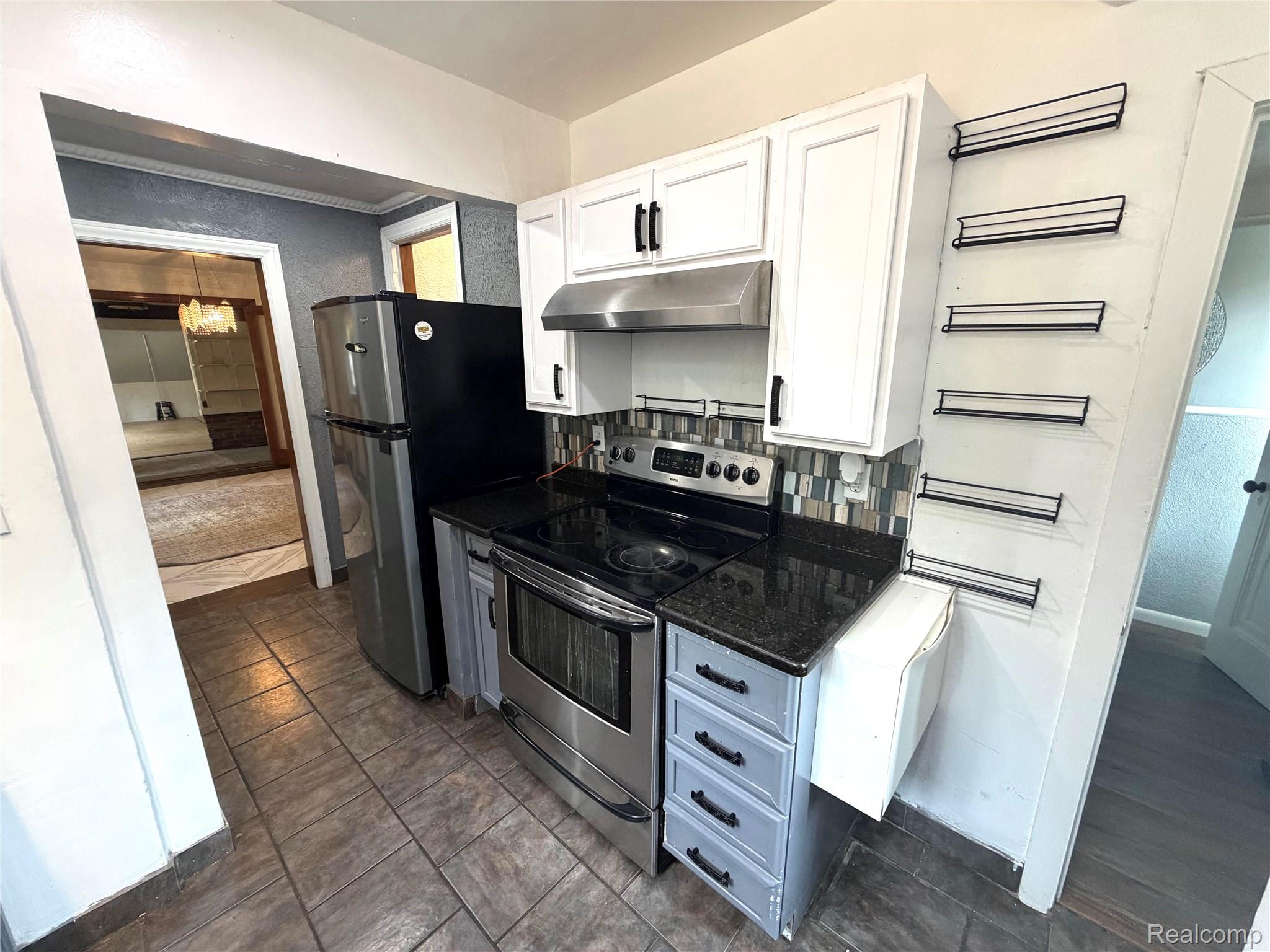 8215 Bramell Property Photo 12