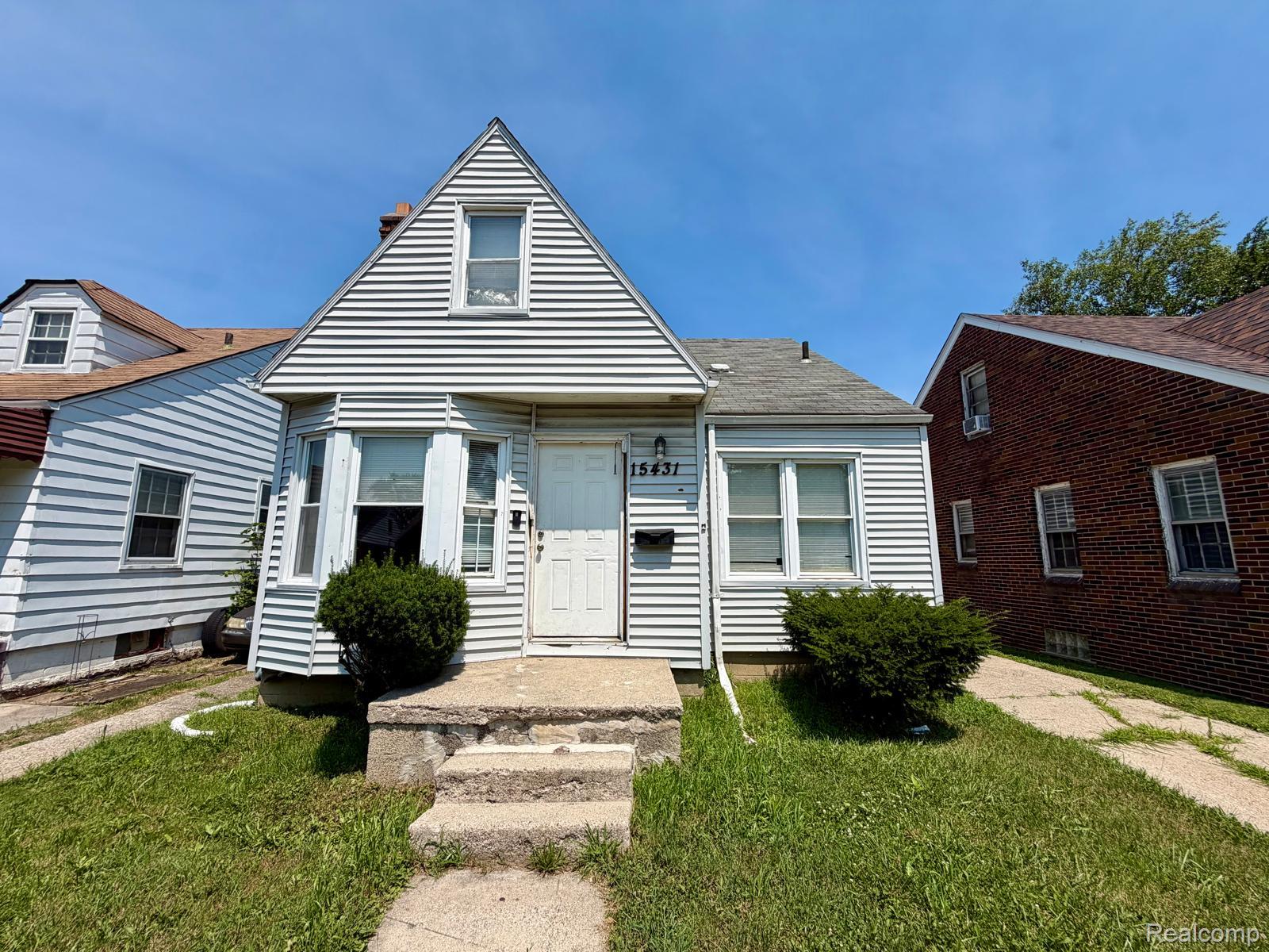 15431 Saratoga Street Property Photo 1