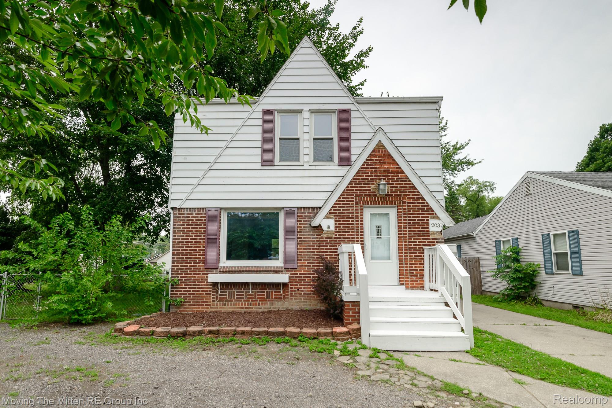 2037 Vivian Road Property Photo 1