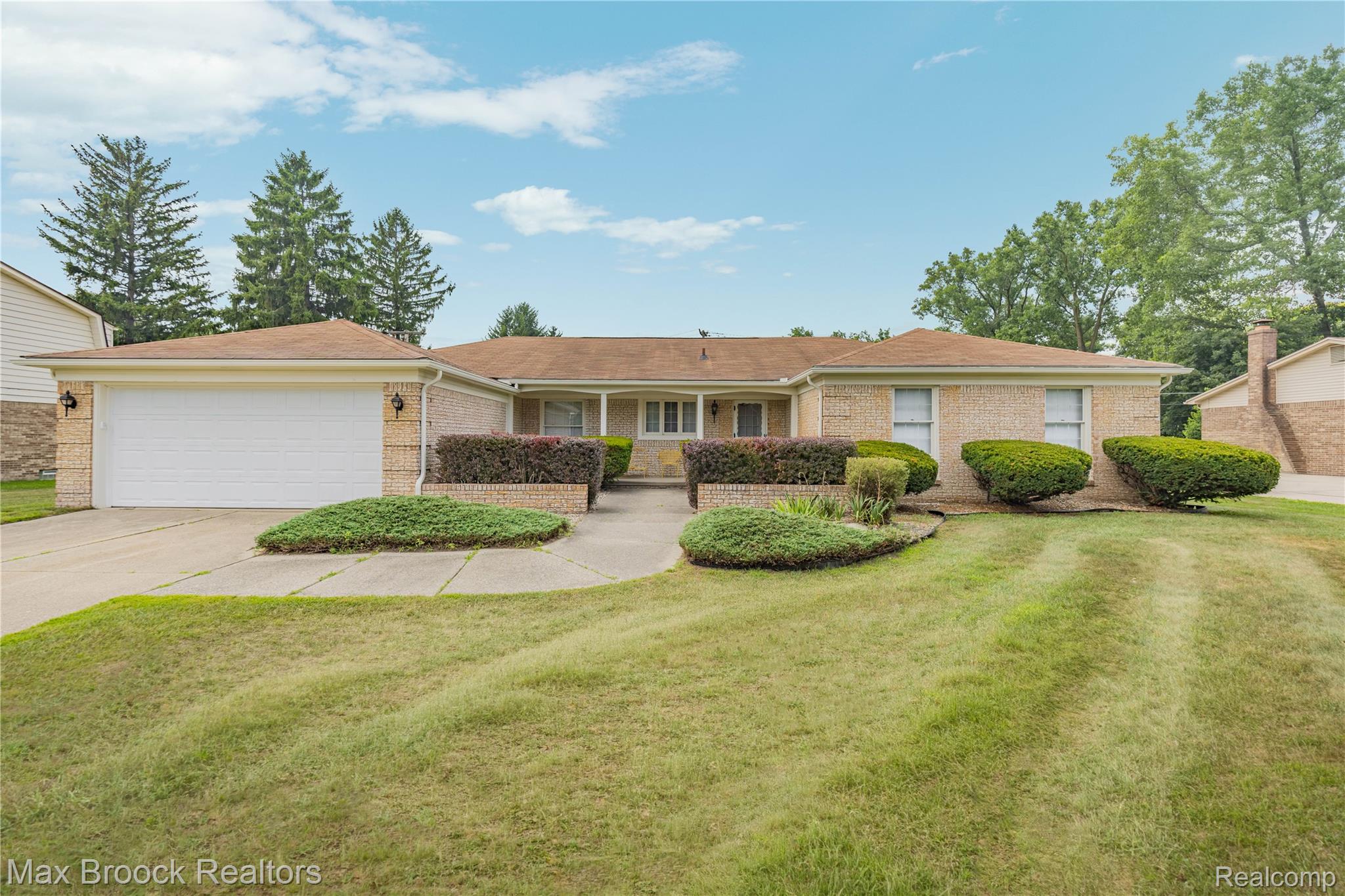 28977 Lake Park Dr. Drive Property Photo 1