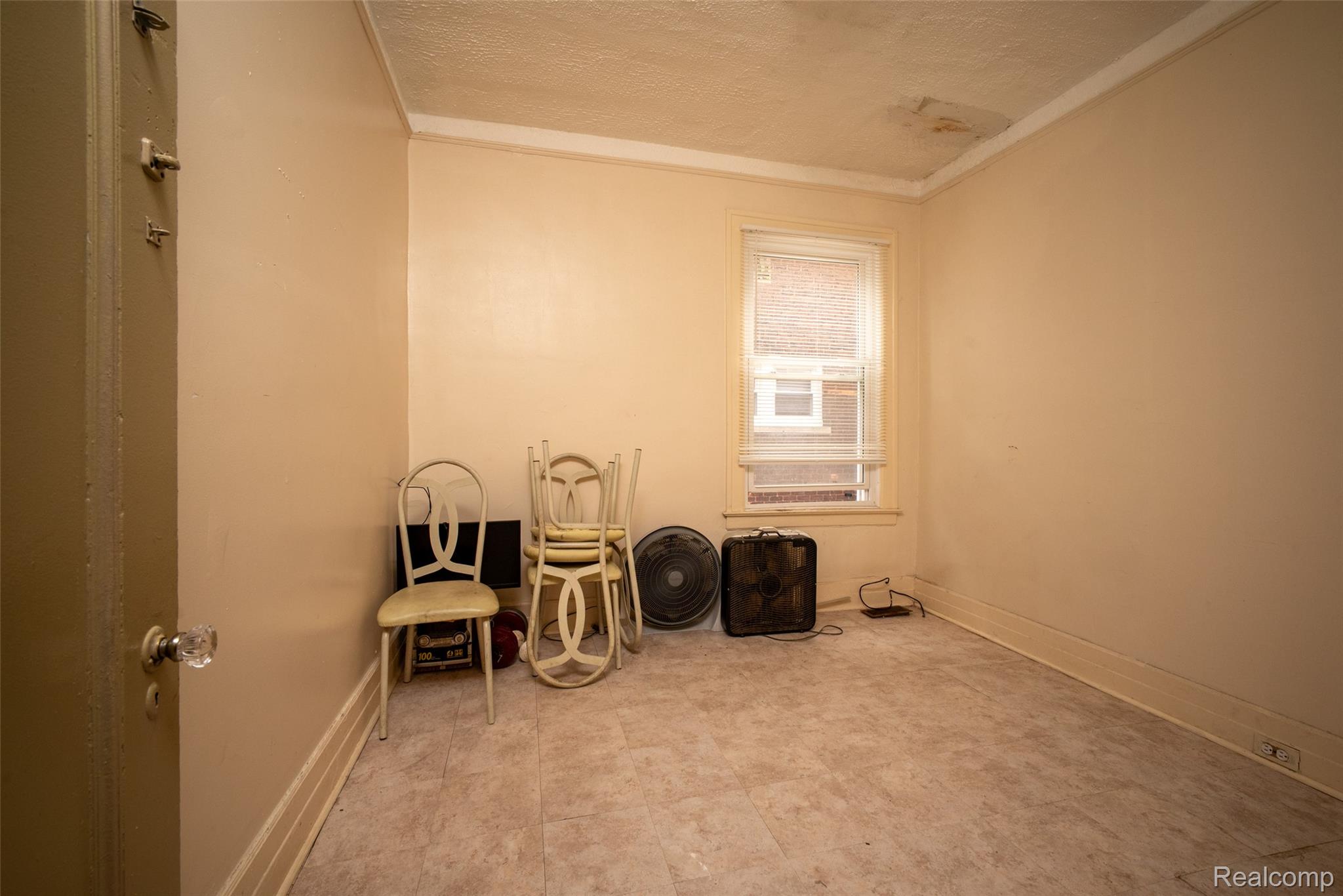 3970 Helen Street Property Photo 11