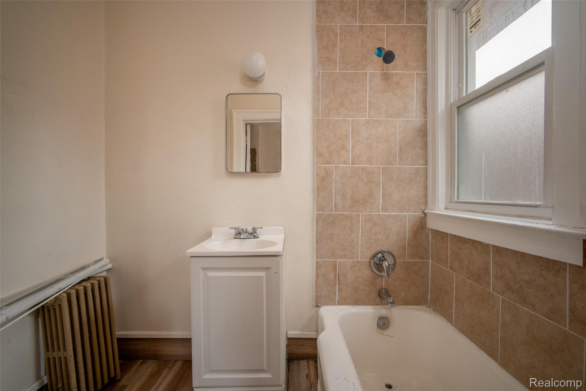3970 Helen Street Property Photo 25
