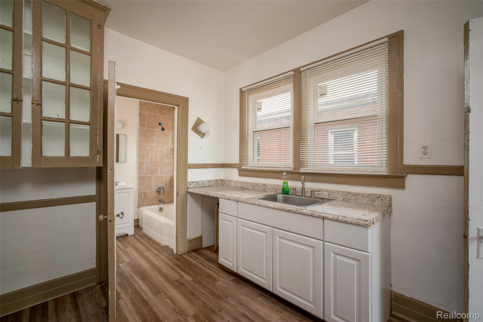 3970 Helen Street Property Photo 30