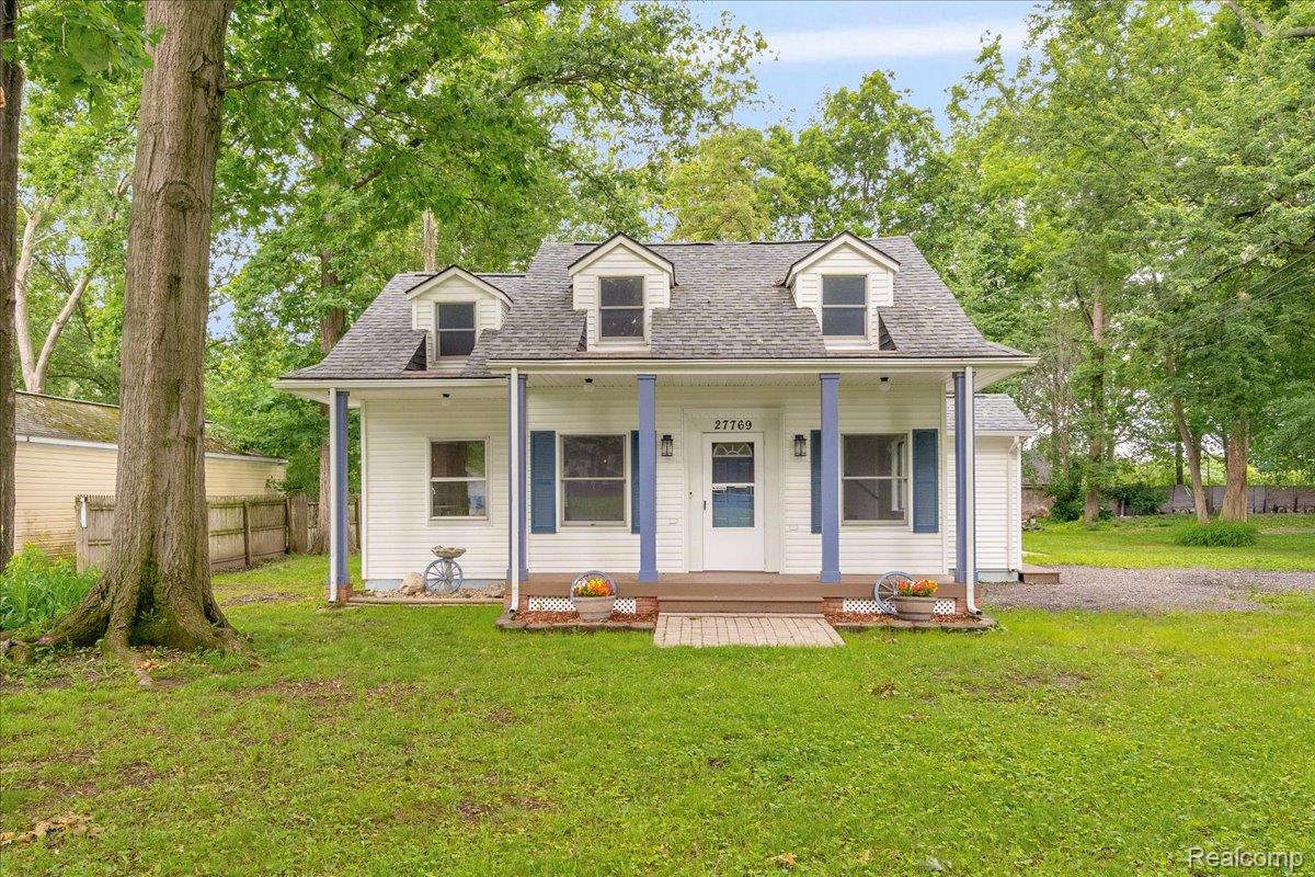 27769 Gilbert Drive Property Photo 1