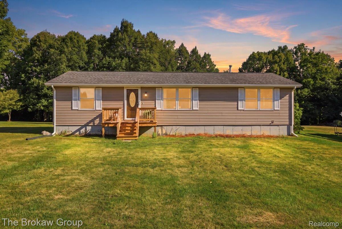 5411 Hess Road Property Photo 1
