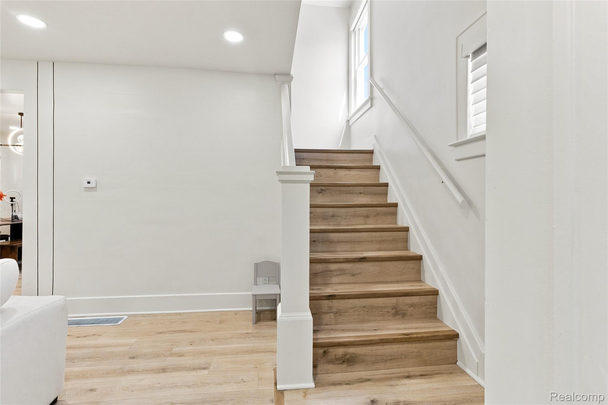 5056 Maple Street Property Photo 21