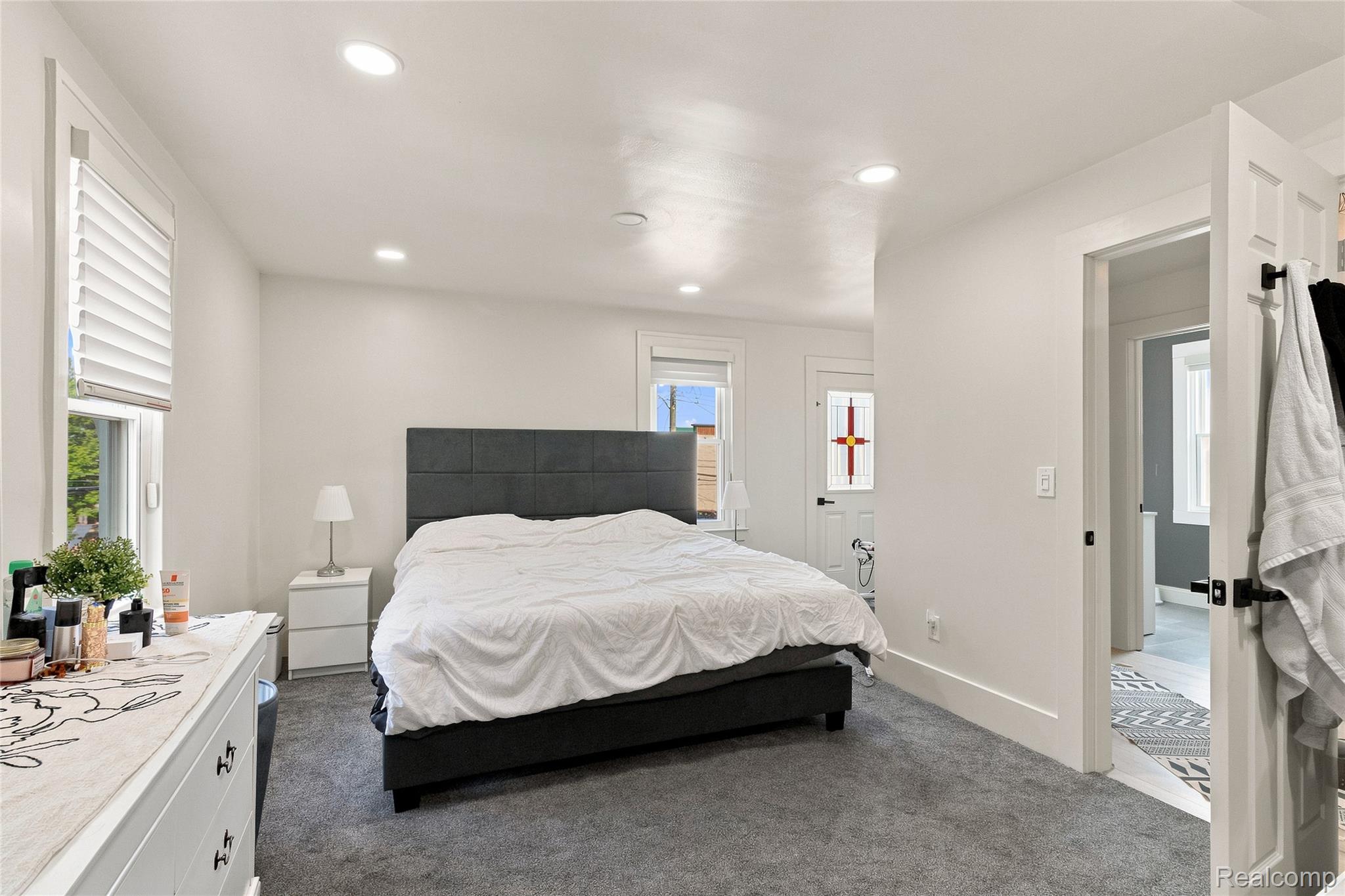 5056 Maple Street Property Photo 24