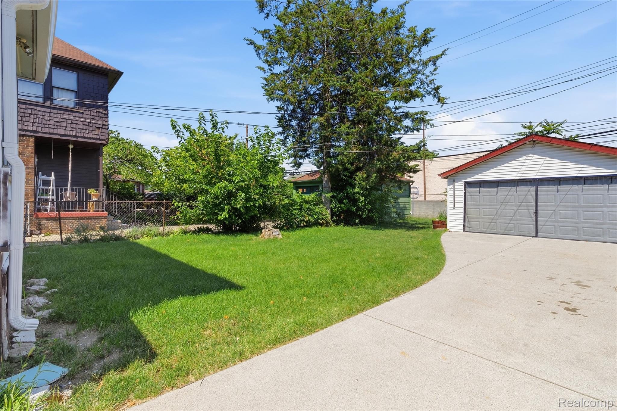 5056 Maple Street Property Photo 42