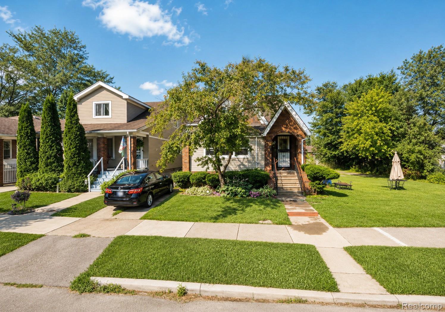 5545 Maryland Street Property Photo 1