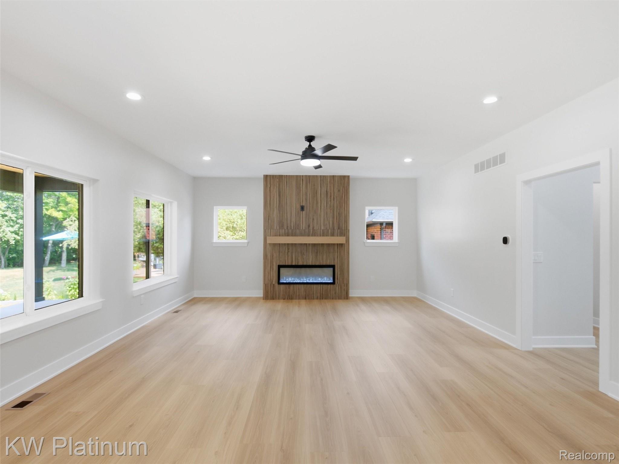 3416 Round Tree Drive Property Photo 6