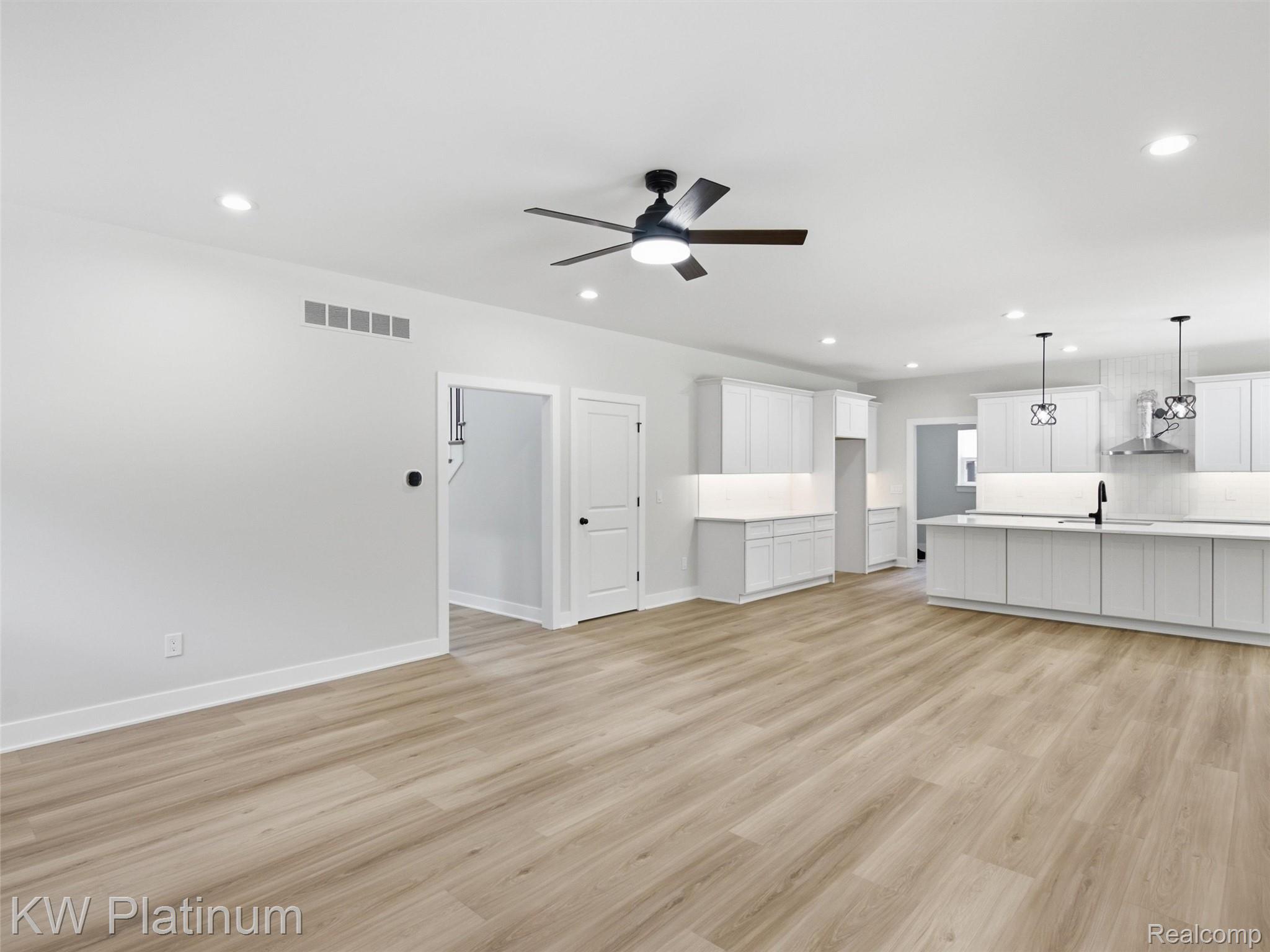 3416 Round Tree Drive Property Photo 8