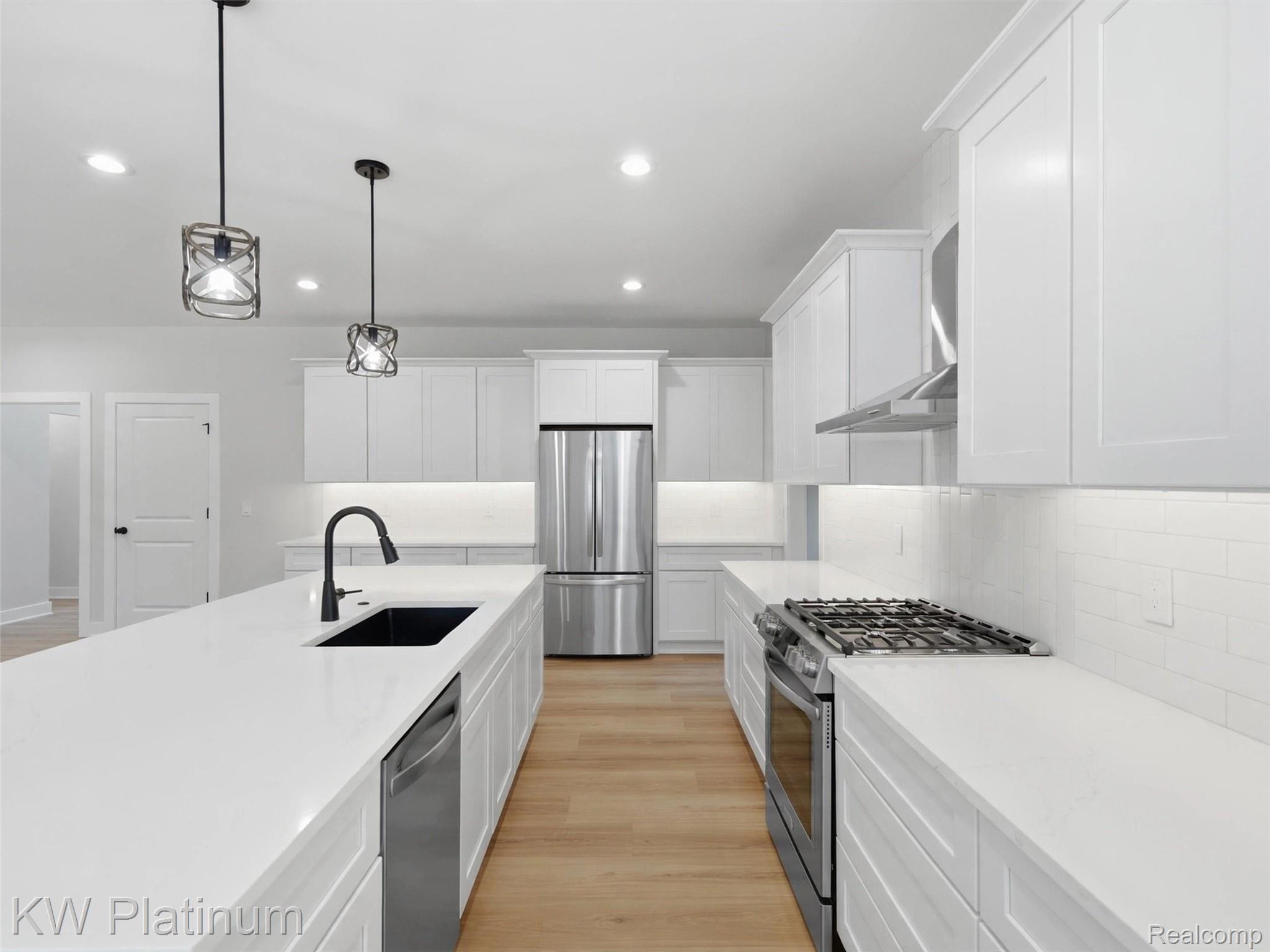 3416 Round Tree Drive Property Photo 11