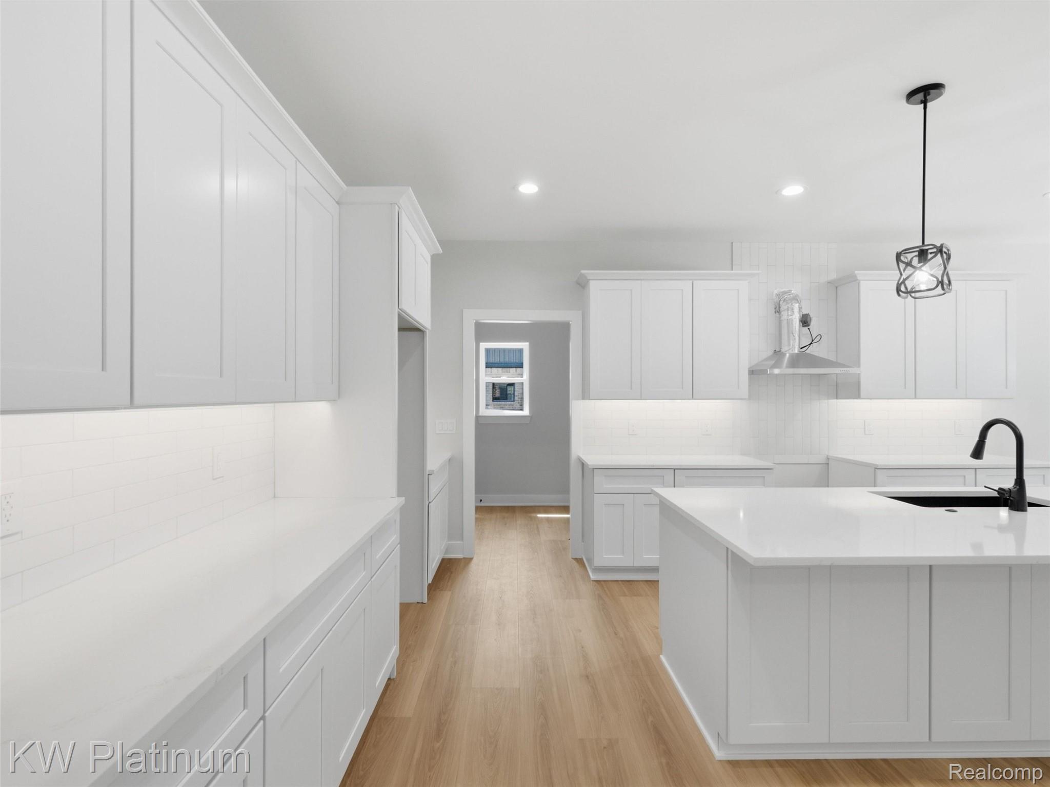 3416 Round Tree Drive Property Photo 14