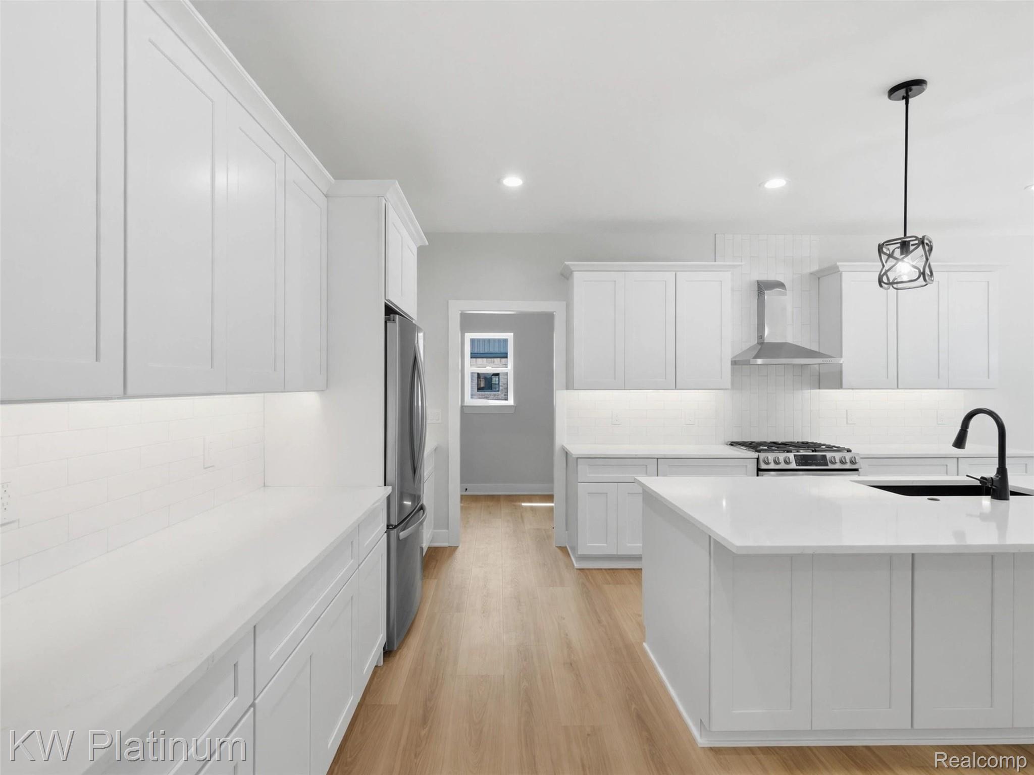 3416 Round Tree Drive Property Photo 15