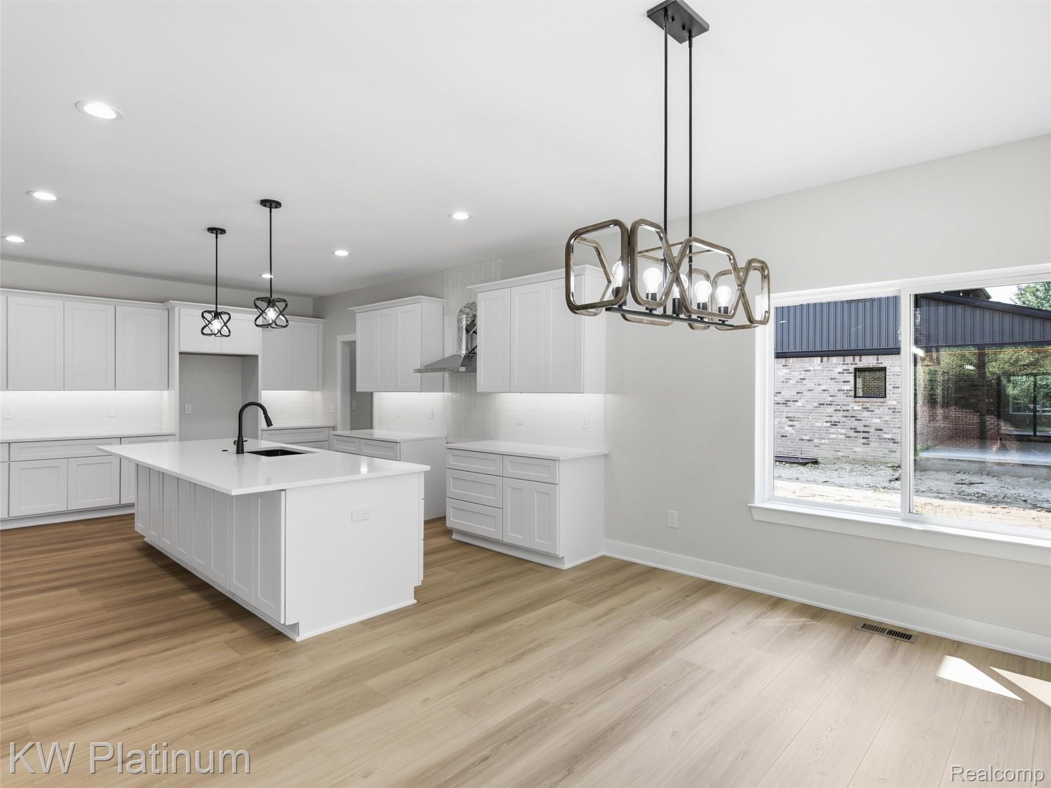 3416 Round Tree Drive Property Photo 20