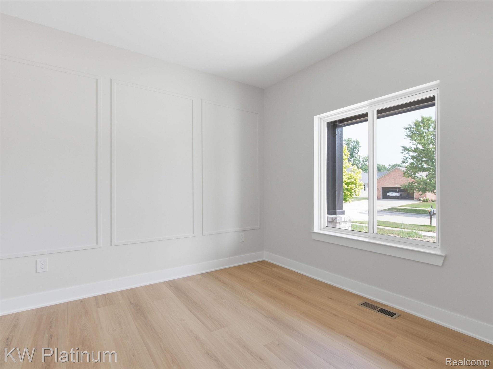 3416 Round Tree Drive Property Photo 26