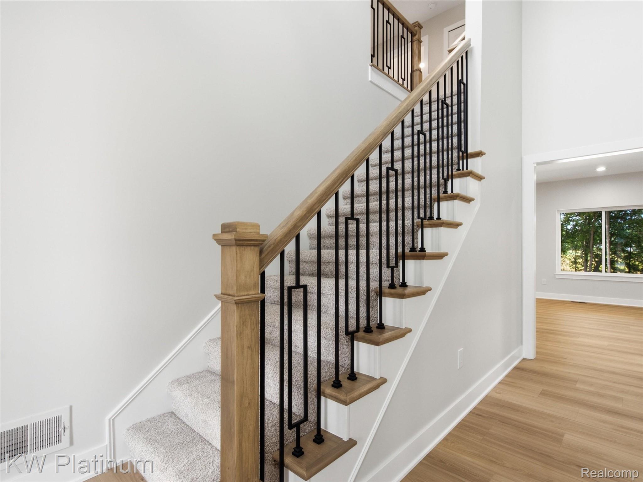 3416 Round Tree Drive Property Photo 27