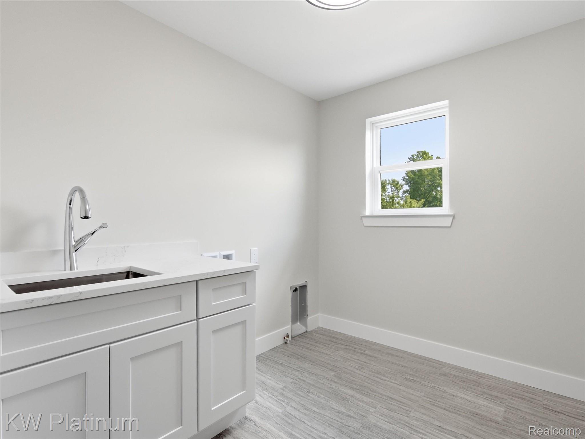 3416 Round Tree Drive Property Photo 30