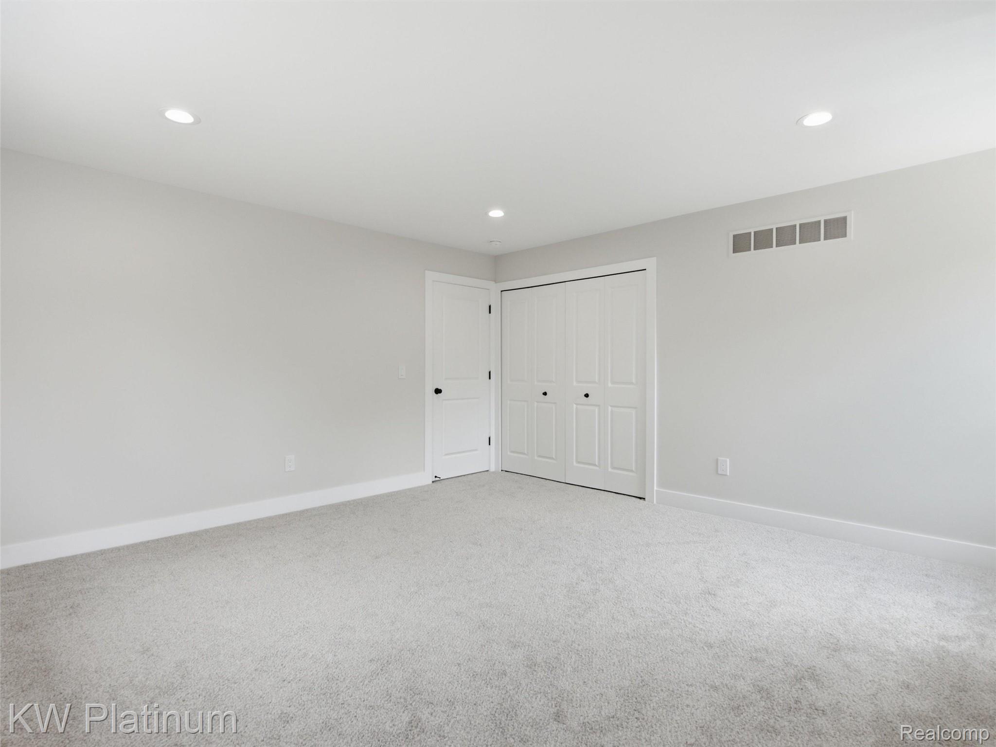 3416 Round Tree Drive Property Photo 33