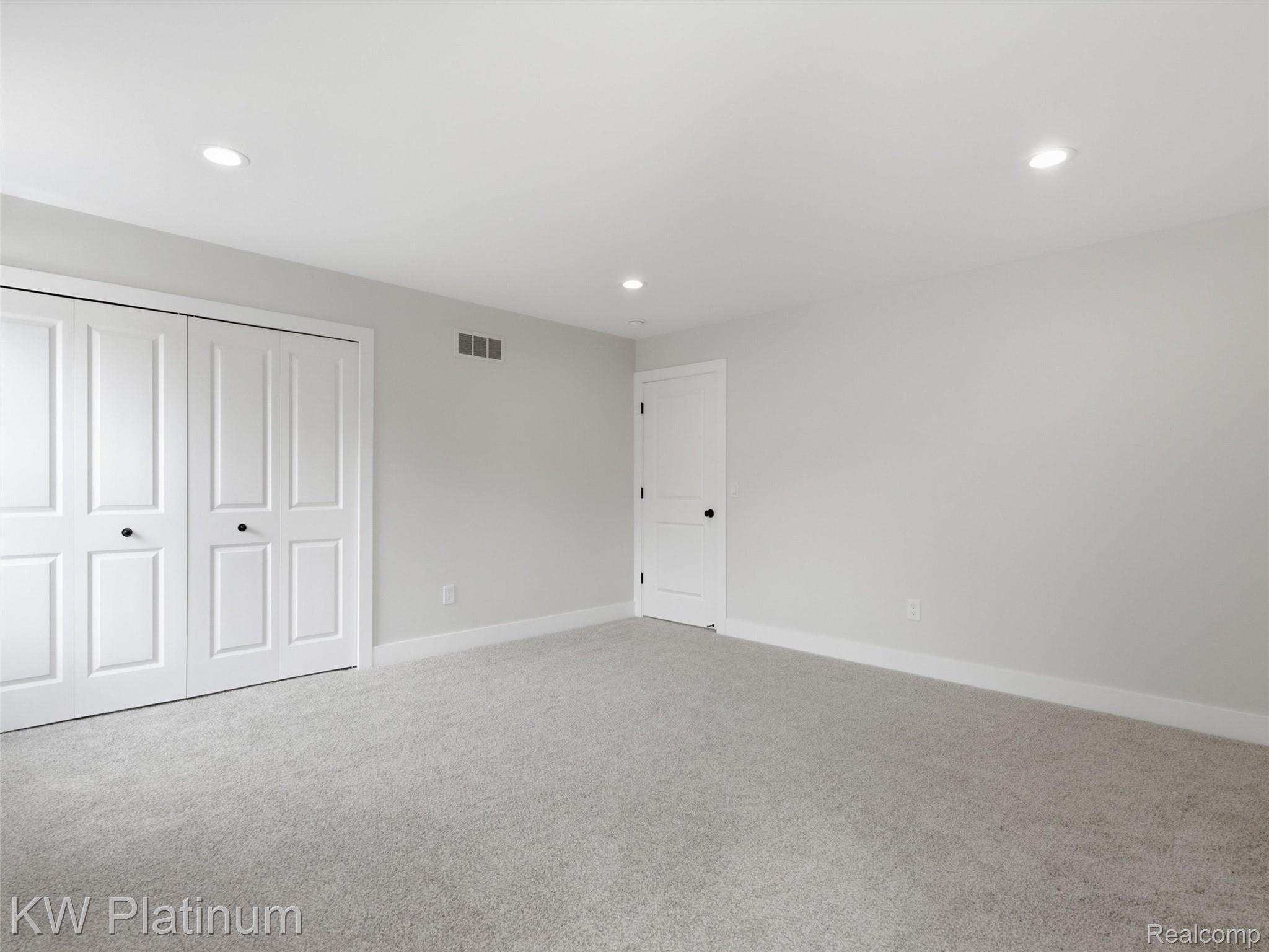 3416 Round Tree Drive Property Photo 34