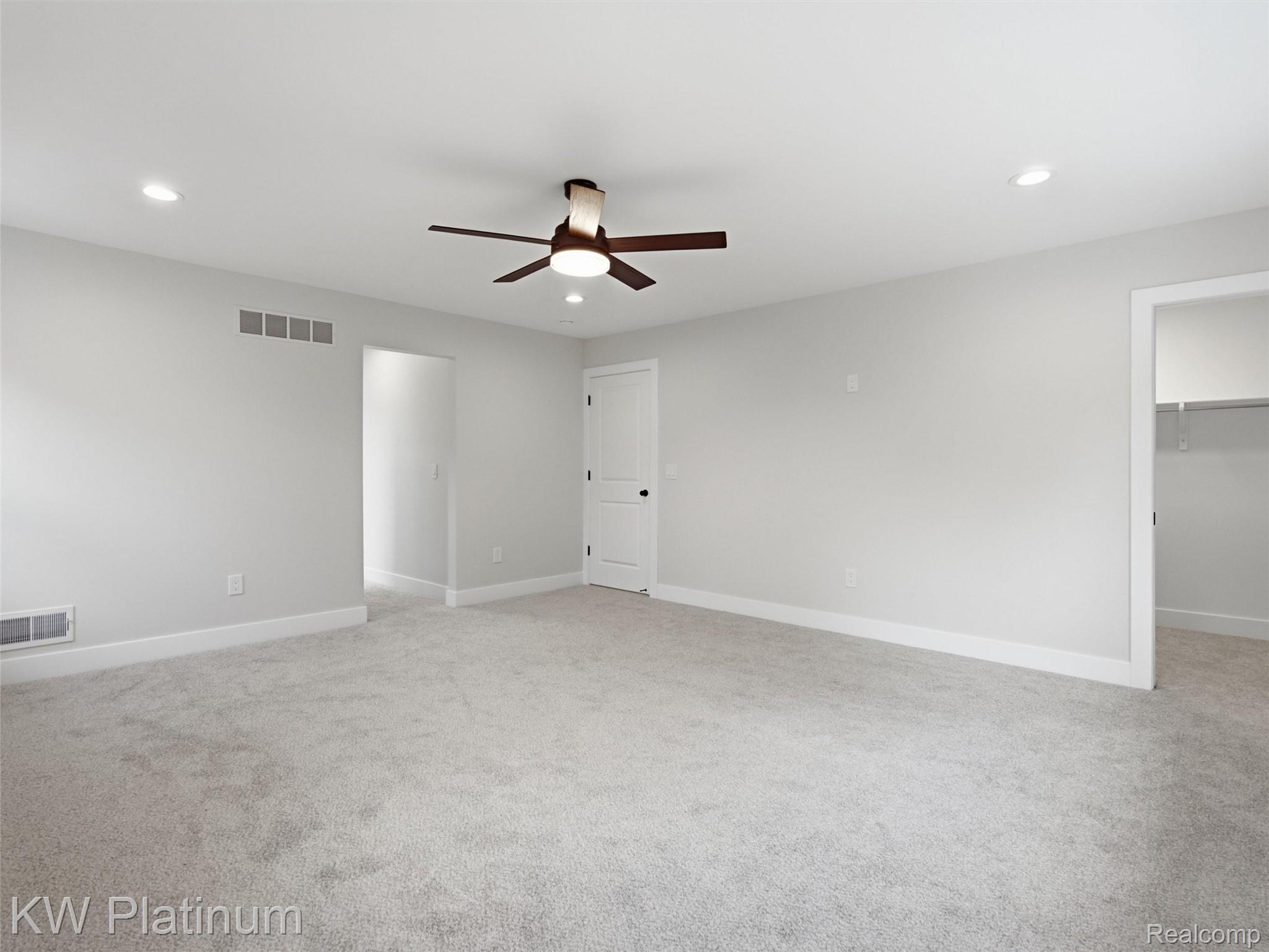 3416 Round Tree Drive Property Photo 36
