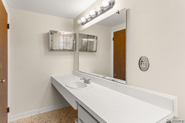 25316 Shiawassee Circle 104 Property Photo 18