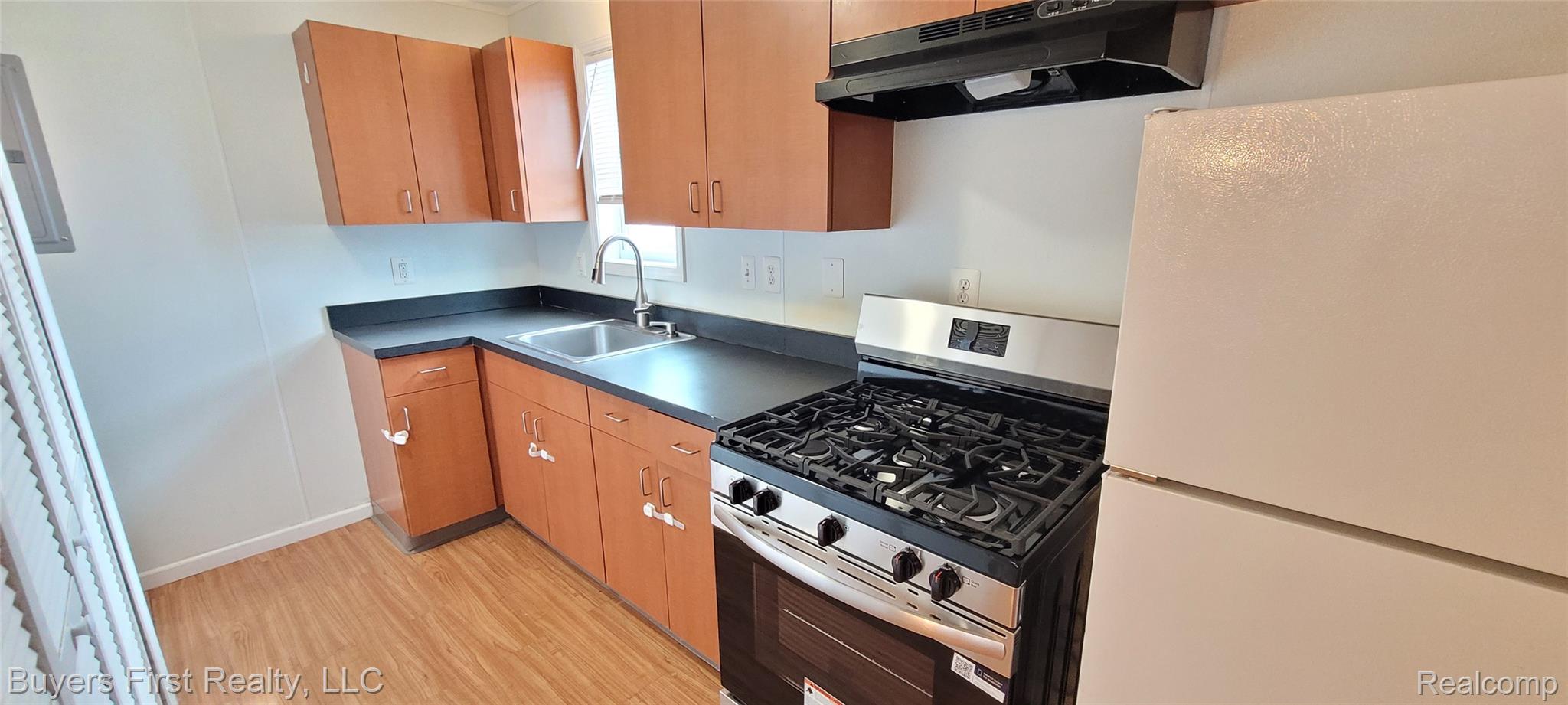 7052 Meadow Avenue Property Photo 4