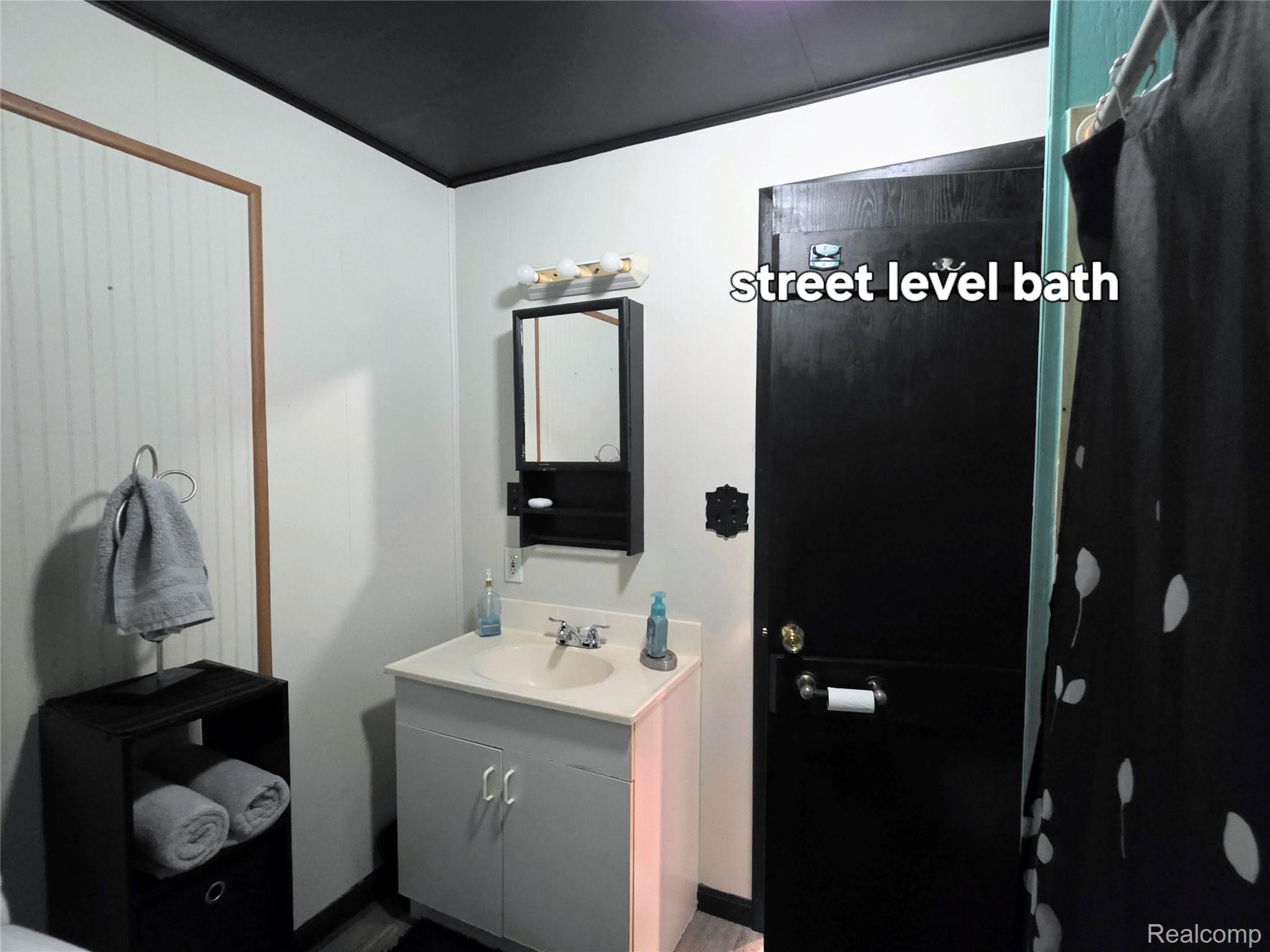 6029 Fulton Street Property Photo 27