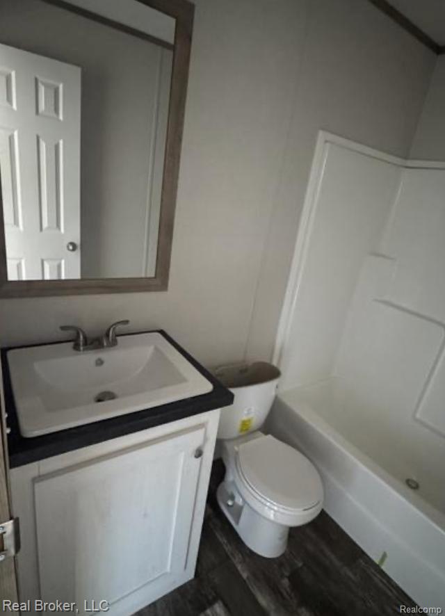 2995 Detroit Road Property Photo 1